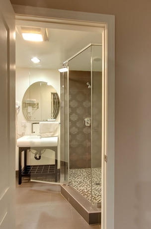 Imagen de la habitación del Hotel Gardena Terrace Inn. Foto 11
