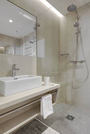 Imagen de la habitación del Hotel Gardenazza. Foto 11