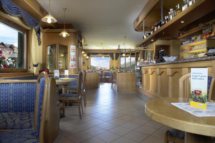 Imagen del bar/restaurante del Hotel Gardenia, Passo Tonale. Foto 4