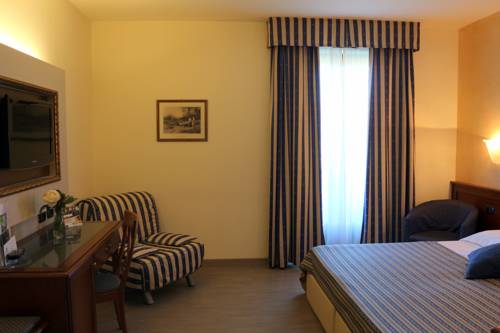 Imagen de la habitación del Hotel Gardenia, Romano Canavese. Foto 7