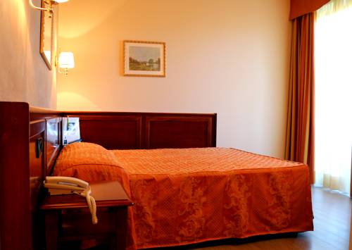 Imagen de la habitación del Hotel Gardenia, Romano Canavese. Foto 9