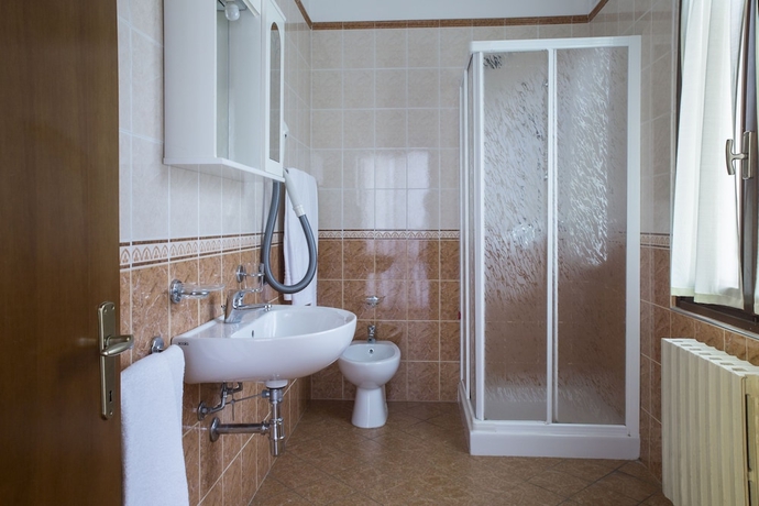 Imagen de la habitación del Hotel Gardenia, Sirmione. Foto 16