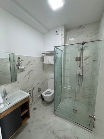 Imagen de la habitación del Hotel Gardenville Batumi. Foto 15