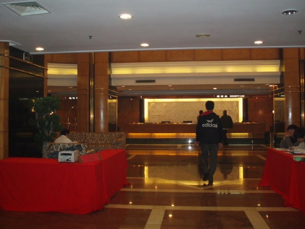 Imagen de los interiores del Hotel Gardford International. Foto 12