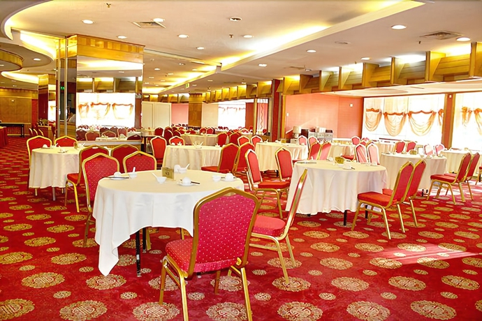 Imagen del bar/restaurante del Hotel Gardford International. Foto 2