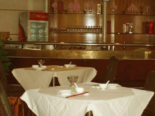 Imagen del bar/restaurante del Hotel Gardford International. Foto 4