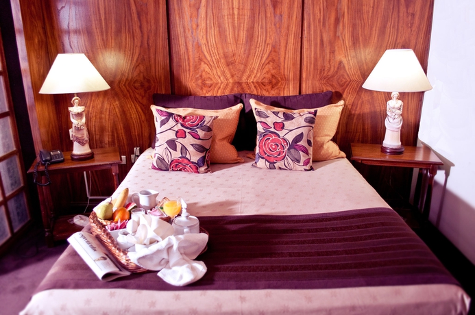 Imagen de la habitación del Hotel Gardi & Suites. Foto 2