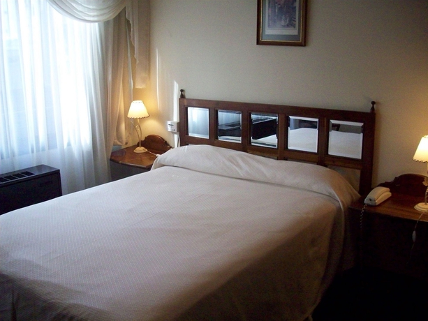 Imagen de la habitación del Hotel Gardi & Suites. Foto 6