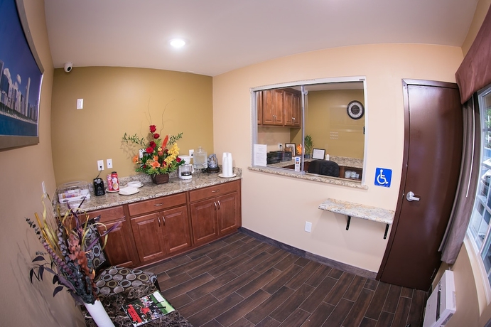 Imagen de los interiores del Hotel Garey Motel. Foto 18