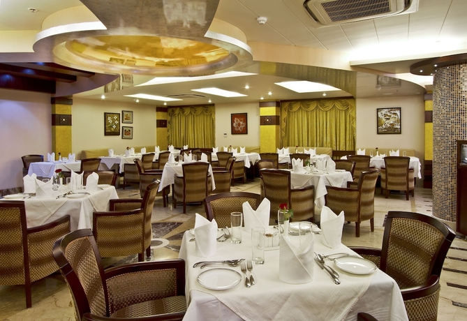 Imagen del bar/restaurante del Hotel Gargee Grand Patna. Foto 3