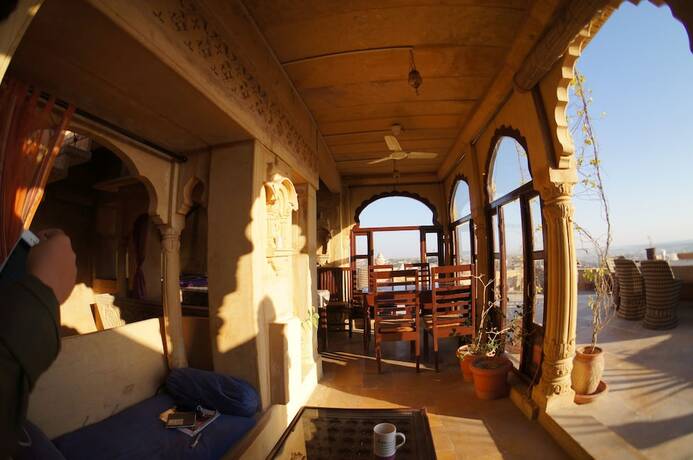 Imagen del bar/restaurante del Hotel Garh Jaisal Haveli. Foto 22