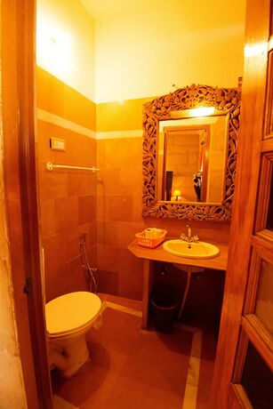 Imagen de la habitación del Hotel Garh Jaisal Haveli. Foto 28