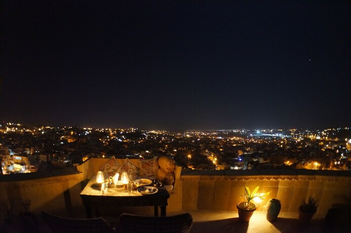 Imagen de los interiores del Hotel Garh Jaisal Haveli. Foto 37