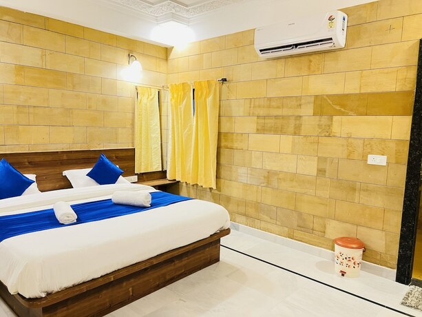 Imagen de la habitación del Hotel Garh Villa. Foto 17