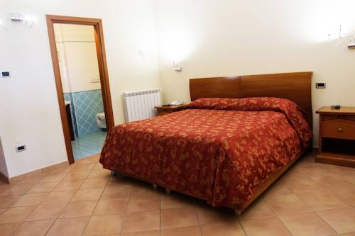 Imagen de la habitación del Hotel Garibaldi, Frosinone. Foto 2