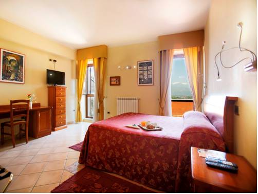 Imagen de la habitación del Hotel Garibaldi, Frosinone. Foto 3