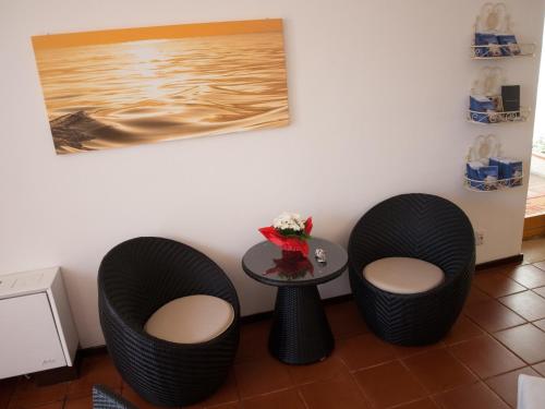 Imagen de la habitación del Hotel Garibaldi, La Maddalena. Foto 9