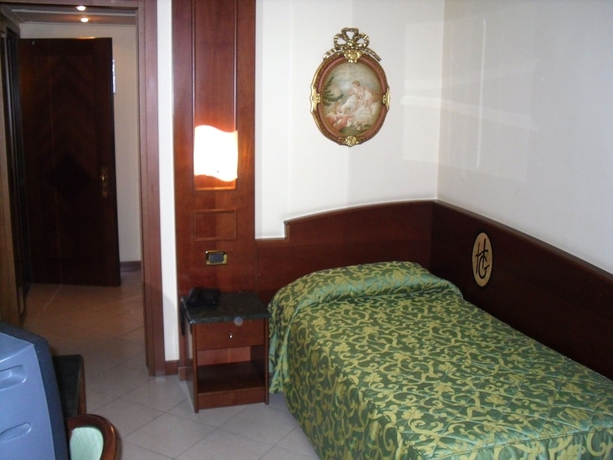 Imagen de la habitación del Hotel Garibaldi, MILAZZO. Foto 9