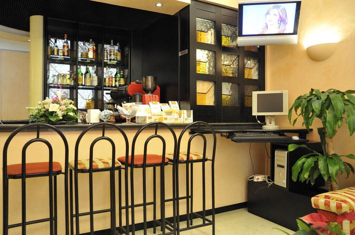 Imagen del bar/restaurante del Hotel Garibaldi, Mestre. Foto 6