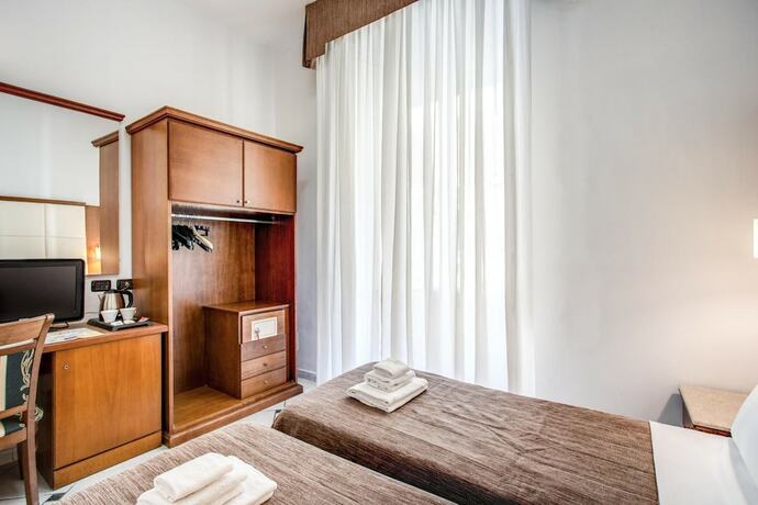 Imagen general del Hotel Garibaldi Suite. Foto 8