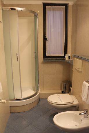 Imagen de la habitación del Hotel Garibaldi, Vercelli. Foto 11