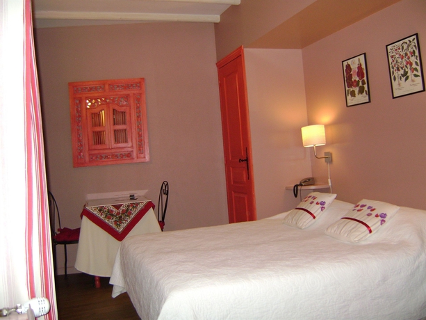 Imagen de la habitación del Hotel Garlande Avignon Centre. Foto 1