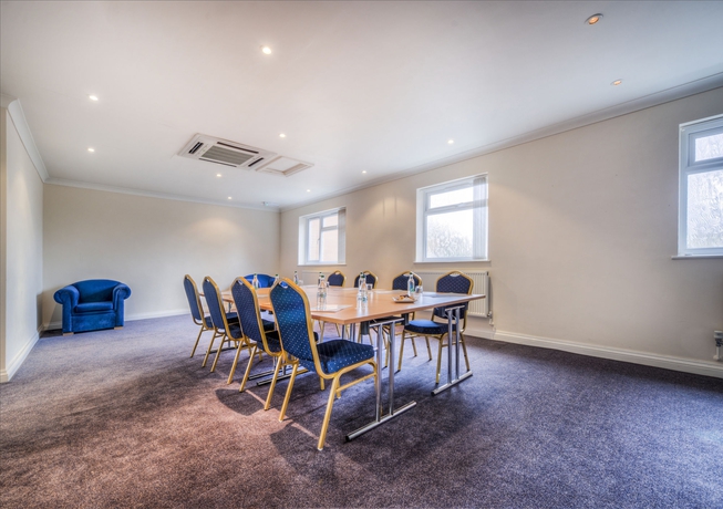 Imagen de los interiores del Hotel Garner Birmingham South East by IHG. Foto 15