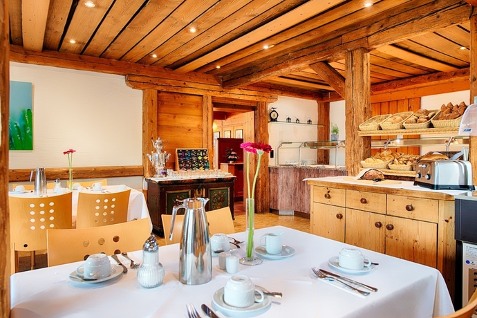 Imagen del bar/restaurante del Hotel Garner Erlangen S&uuml;d. Foto 4