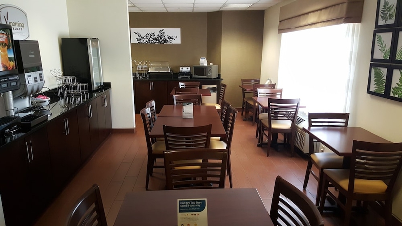 Imagen del bar/restaurante del Hotel Garner Frederick Southeast by IHG. Foto 2