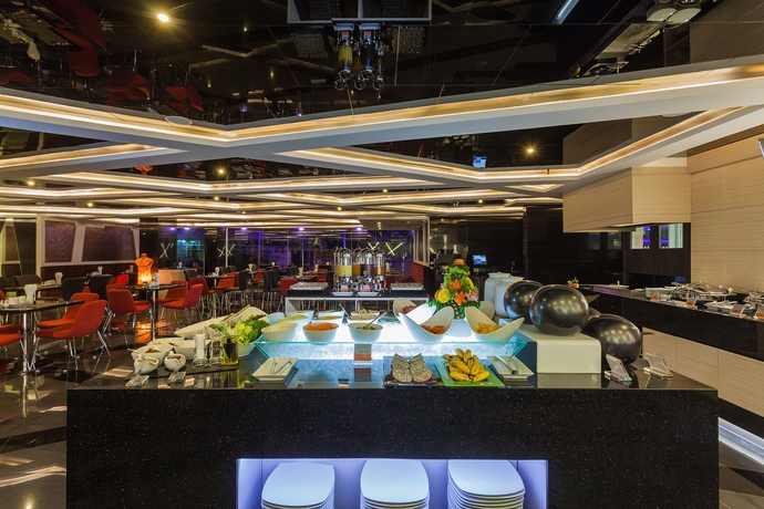 Imagen del bar/restaurante del Hotel Garner Hotel Pattaya Central by IHG. Foto 5