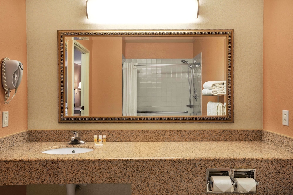 Imagen de la habitación del Hotel Garner Hotel Phoenix Northwest - Surprise by IHG. Foto 8
