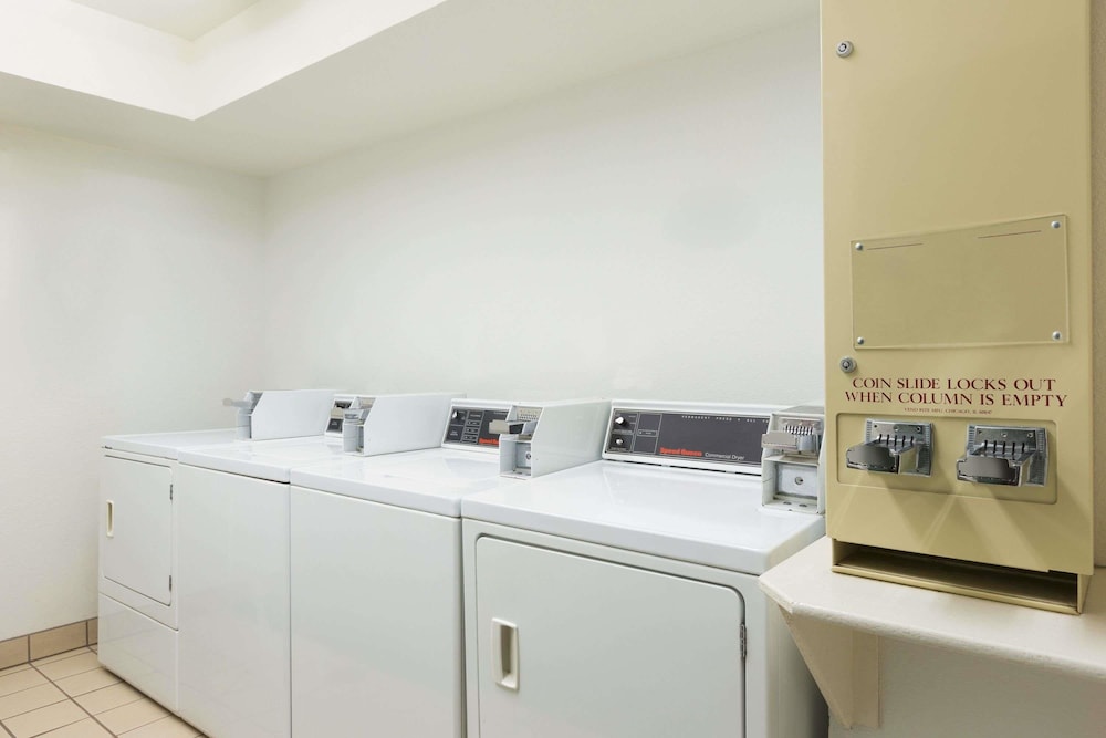 Imagen de los interiores del Hotel Garner Hotel Phoenix Northwest - Surprise by IHG. Foto 19