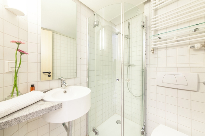Imagen de la habitación del Hotel Garner Kiel - Akademie by IHG. Foto 10