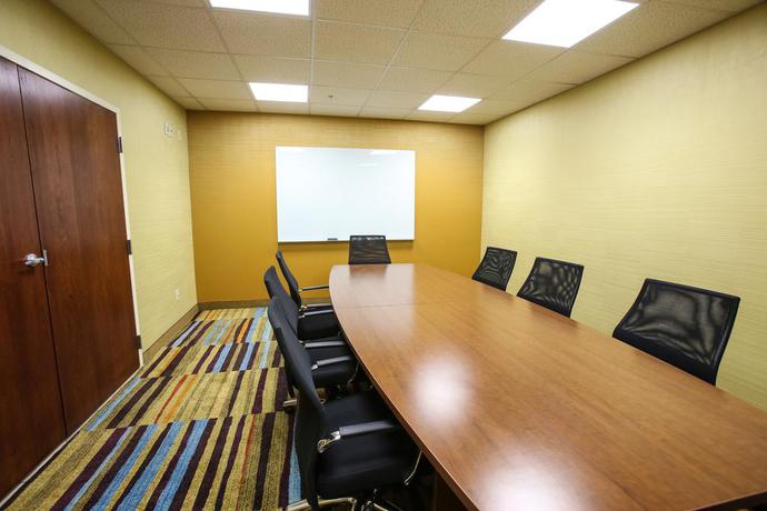 Imagen de los interiores del Hotel Garner Provo South by IHG. Foto 8