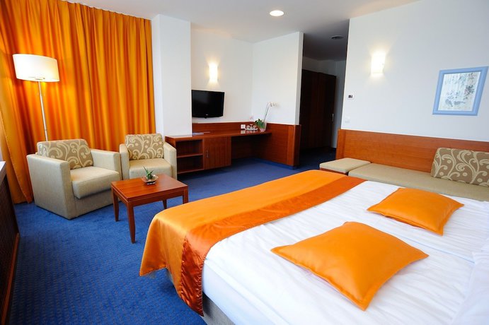Imagen de la habitación del Hotel Garni Azul. Foto 14