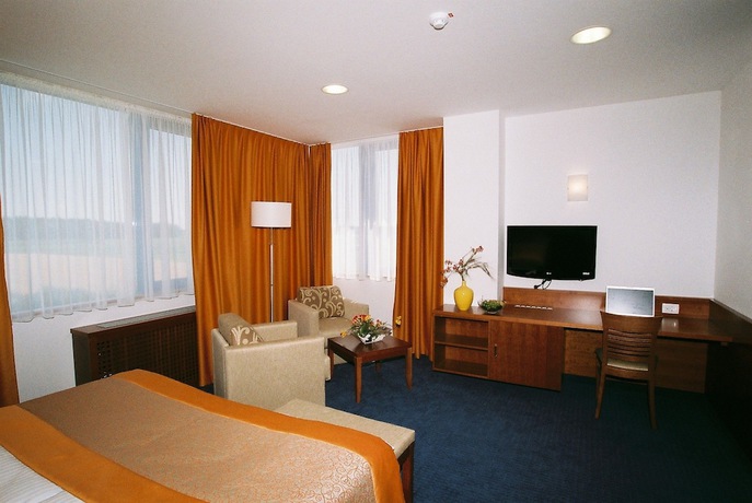Imagen de la habitación del Hotel Garni Azul. Foto 15