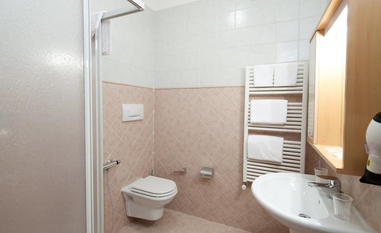 Imagen de la habitación del Hotel Garni Bellavista, Arabba. Foto 14