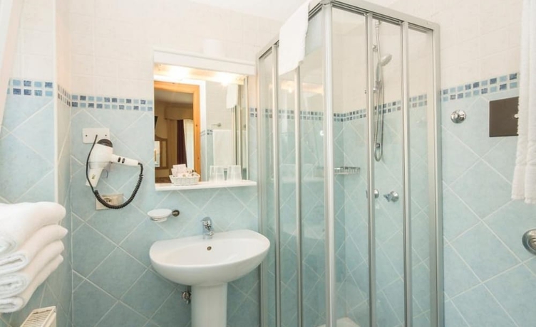 Imagen de la habitación del Hotel Garni Bellavista, Arabba. Foto 17