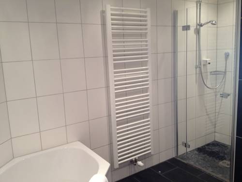 Imagen de la habitación del Hotel Garni Bettina. Foto 14