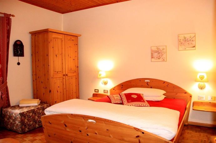 Imagen de la habitación del Hotel Garni Biancaneve. Foto 13