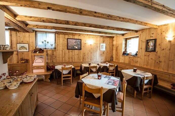 Imagen del bar/restaurante del Hotel Garni Col Da La Vila. Foto 18