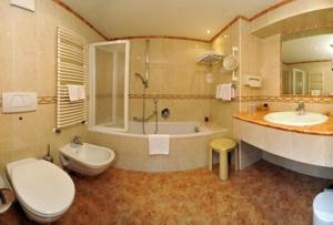 Imagen de la habitación del Hotel Garni Concordia, Selva di Val Gardena. Foto 3