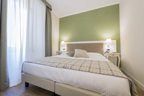 Imagen de la habitación del Hotel Garni Corona. Foto 6