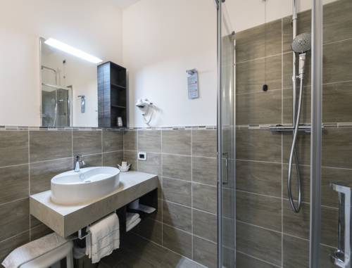 Imagen de la habitación del Hotel Garni Corona. Foto 8