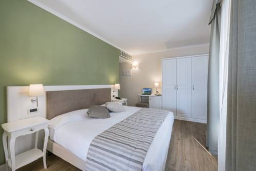 Imagen de la habitación del Hotel Garni Corona. Foto 14