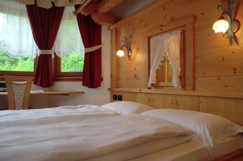 Imagen de la habitación del Hotel Garni Costa Verde. Foto 15