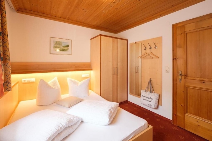 Imagen de la habitación del Hotel Garni DIAS. Foto 13
