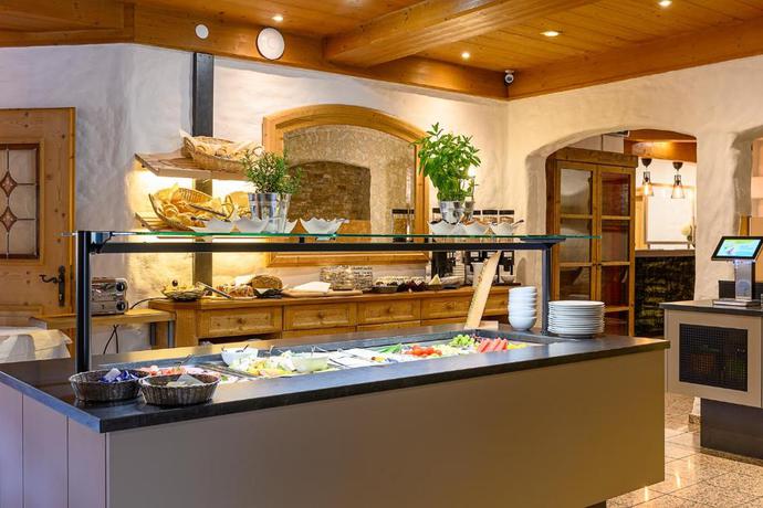 Imagen del bar/restaurante del Hotel Garni Das SONNALP. Foto 2