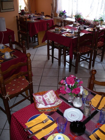 Imagen del bar/restaurante del Hotel Garni Djaran. Foto 6