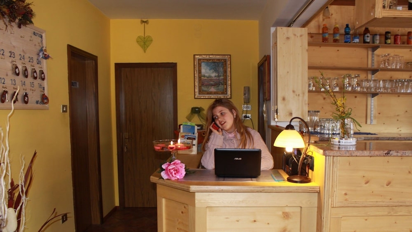 Imagen de los interiores del Hotel Garni Edy. Foto 19